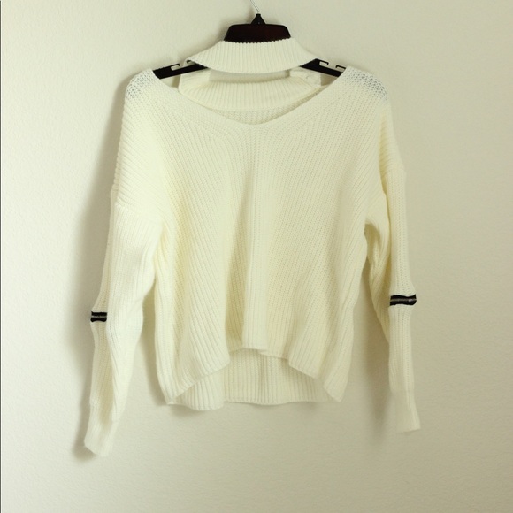 White Sweater cut outs with zippers on the sleeves - Picture 2 of 4